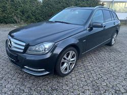 Schwarz Gebraucht 2011 Mercedes C250 Limousine | 4.990 €