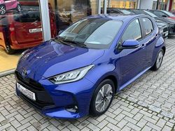 Juniperblue met. Neu 2025 Toyota Yaris Hybrid Limousine | 24.890 € (Fairer Preis)