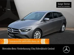 Mountain grau Gebraucht 2021 Mercedes B180 Progressive Van / Kleinbus | 26.490 € (Fairer Preis)