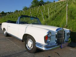 Weiß Gebraucht 1963 Mercedes 220 Cabrio | 128.000 €