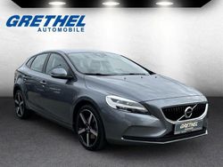 Grau Gebraucht 2016 Volvo V40 Momentum Kombi | 15.580 € (Fairer Preis)
