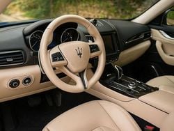 Blau Gebraucht 2017 Maserati Levante SUV | 37.000 € (Guter Preis)