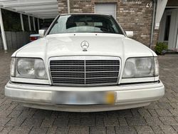 Weiß Gebraucht 1995 Mercedes 200 Limousine | 4.250 €
