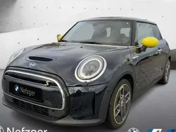 Schwarz Gebraucht 2021 Mini Cooper SE Classic Kleinwagen | 20.900 € (Teuer)