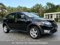 Schwarz Gebraucht 2015 Dacia Sandero Prestige Kleinwagen | 6.790 € (Fairer Preis)