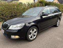 Schwarz Gebraucht 2011 Skoda Octavia Elegance Kombi | 5.200 € (Superpreis)