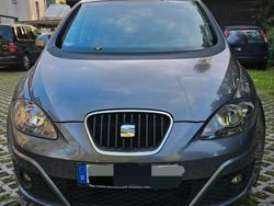 Grau Gebraucht 2015 Seat Altea XL Van / Kleinbus | 7.700 € (Fairer Preis)