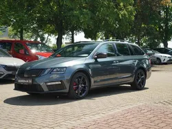 Quarzgrau metallic Gebraucht 2018 Skoda Octavia RS Kombi | 21.889 € (Etwas zu teuer)