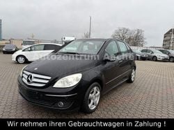 Schwarz Gebraucht 2008 Mercedes 200 Limousine | 2.290 € (Superpreis)