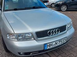 Grau Gebraucht 2000 Audi A4 Limousine | 1.500 € (Fairer Preis)