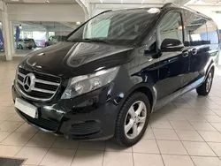 Obsidianschwarz Gebraucht 2016 Mercedes V220 Van / Kleinbus | 30.990 € (Etwas zu teuer)