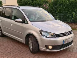 Silber Gebraucht 2014 VW Touran Comfortline Van / Kleinbus | 8.990 € (Guter Preis)