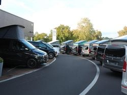 Grau Gebraucht 2021 Mercedes V300 Marco Polo Van / Kleinbus | 68.950 € (Teuer)