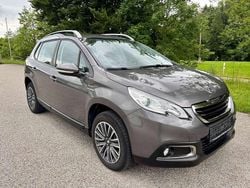 Gris platinium Gebraucht 2016 Peugeot 2008 Active SUV | 8.950 € (Guter Preis)