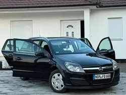 Schwarz Gebraucht 2007 Opel Astra Kombi | 2.600 € (Fairer Preis)