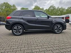 Schwarz Gebraucht 2016 Suzuki Vitara SUV | 10.500 € (Fairer Preis)