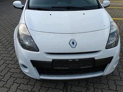 Weiß Gebraucht 2010 Renault Clio II Kleinwagen | 3.000 €