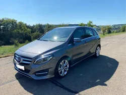 Grau Gebraucht 2018 Mercedes B200 Urban Van / Kleinbus | 16.750 € (Fairer Preis)
