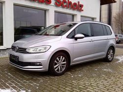 Silber Gebraucht 2019 VW Touran Comfortline Van / Kleinbus | 16.450 € (Fairer Preis)