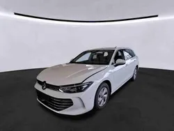 Weiß Gebraucht 2024 VW Passat Business Limousine | 36.700 €