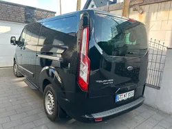 Schwarz Gebraucht 2017 Ford Tourneo Custom Van / Kleinbus | 21.000 € (Fairer Preis)