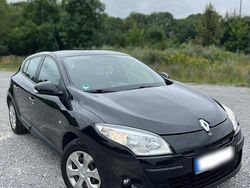 Schwarz Gebraucht 2009 Renault Mégane Limousine | 4.200 € (Etwas zu teuer)