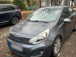 Grau Gebraucht 2013 Kia Rio DREAM-TEAM Edition Kleinwagen | 5.600 € (Fairer Preis)