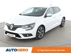 Weiß Gebraucht 2016 Renault Mégane III Bose Edition Limousine | 13.710 €