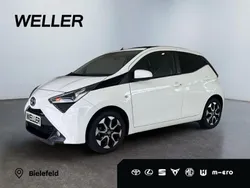 Weiss Gebraucht 2021 Toyota Aygo X-play Kleinwagen | 10.980 € (Fairer Preis)