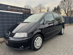 Schwarz Gebraucht 2010 Seat Alhambra Reference Van / Kleinbus | 9.999 €