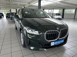 Grün Gebraucht 2024 BMW 218 Active Tourer Sport Line Van / Kleinbus | 26.900 € (Superpreis)