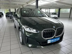 Grün Gebraucht 2024 BMW 218 Active Tourer Sport Line Van / Kleinbus | 28.800 € (Superpreis)