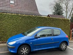 Blau Gebraucht 2006 Peugeot 206 Kleinwagen | 2.000 €