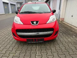 Rot Gebraucht 2011 Peugeot 107 Kleinwagen | 2.550 € (Fairer Preis)
