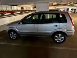 Silber Gebraucht 2010 Ford Fusion Style Limousine | 3.950 € (Etwas zu teuer)