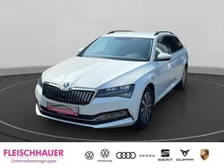 Moonweiß perleffekt Gebraucht 2022 Skoda Superb Kombi | 26.440 € (Guter Preis)
