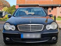 Schwarz Gebraucht 2006 Mercedes C220 Limousine | 1.999 €