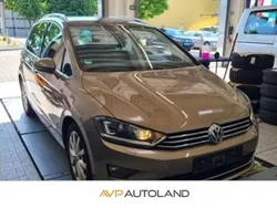 Gold Gebraucht 2015 VW Golf Sportsvan Highline Van / Kleinbus | 11.650 € (Guter Preis)