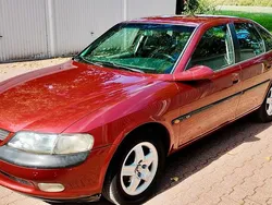 Rot Gebraucht 1997 Opel Vectra Coupé | 1.750 €
