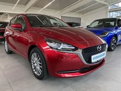 Magmarot (metallic) Gebraucht 2021 Mazda 2 Kizoku Kleinwagen | 15.700 € (Fairer Preis)