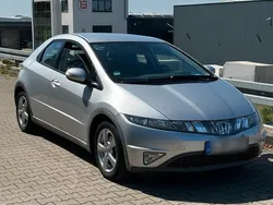 Grau Gebraucht 2006 Honda Civic Limousine | 4.700 €