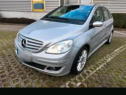 Grau Gebraucht 2006 Mercedes B200 Van / Kleinbus | 4.999 € (Fairer Preis)