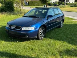 Blau Gebraucht 2000 Audi A4 Kombi | 900 € (Superpreis)