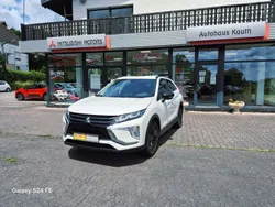 Weiß Gebraucht 2019 Mitsubishi Eclipse Cross Active SUV | 21.790 € (Etwas zu teuer)