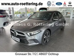 Grau Gebraucht 2020 Mercedes A250 Urban Limousine | 22.960 € (Fairer Preis)