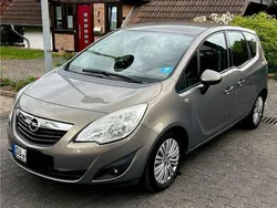 Braun Gebraucht 2011 Opel Meriva Van / Kleinbus | 2.950 € (Fairer Preis)