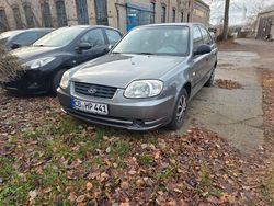 Grau Gebraucht 2004 Hyundai Accent GLS Limousine | 1.600 €
