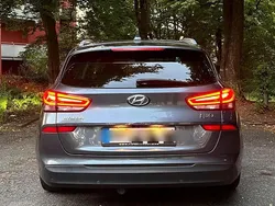 Grau Gebraucht 2019 Hyundai i30 Premium Kombi | 18.400 € (Teuer)