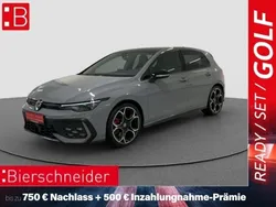 Grau Gebraucht 2024 VW Golf VIII GTI Limousine | 39.980 € (Guter Preis)