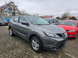 Grau Gebraucht 2016 Nissan Qashqai SUV | 9.100 € (Fairer Preis)